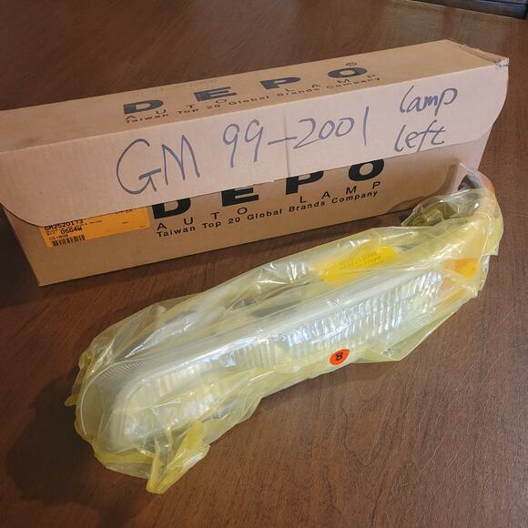 99-02 Chevy Silverado 00-06 Suburban 02-06 Tahoe Left Signal Light 332-1678L-US - Picture 1 of 13